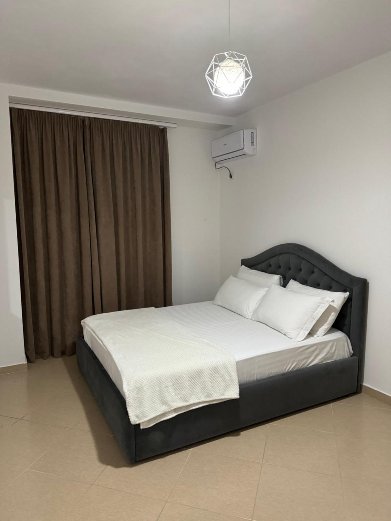 Siloria Apartments Vlorë Buitenkant foto