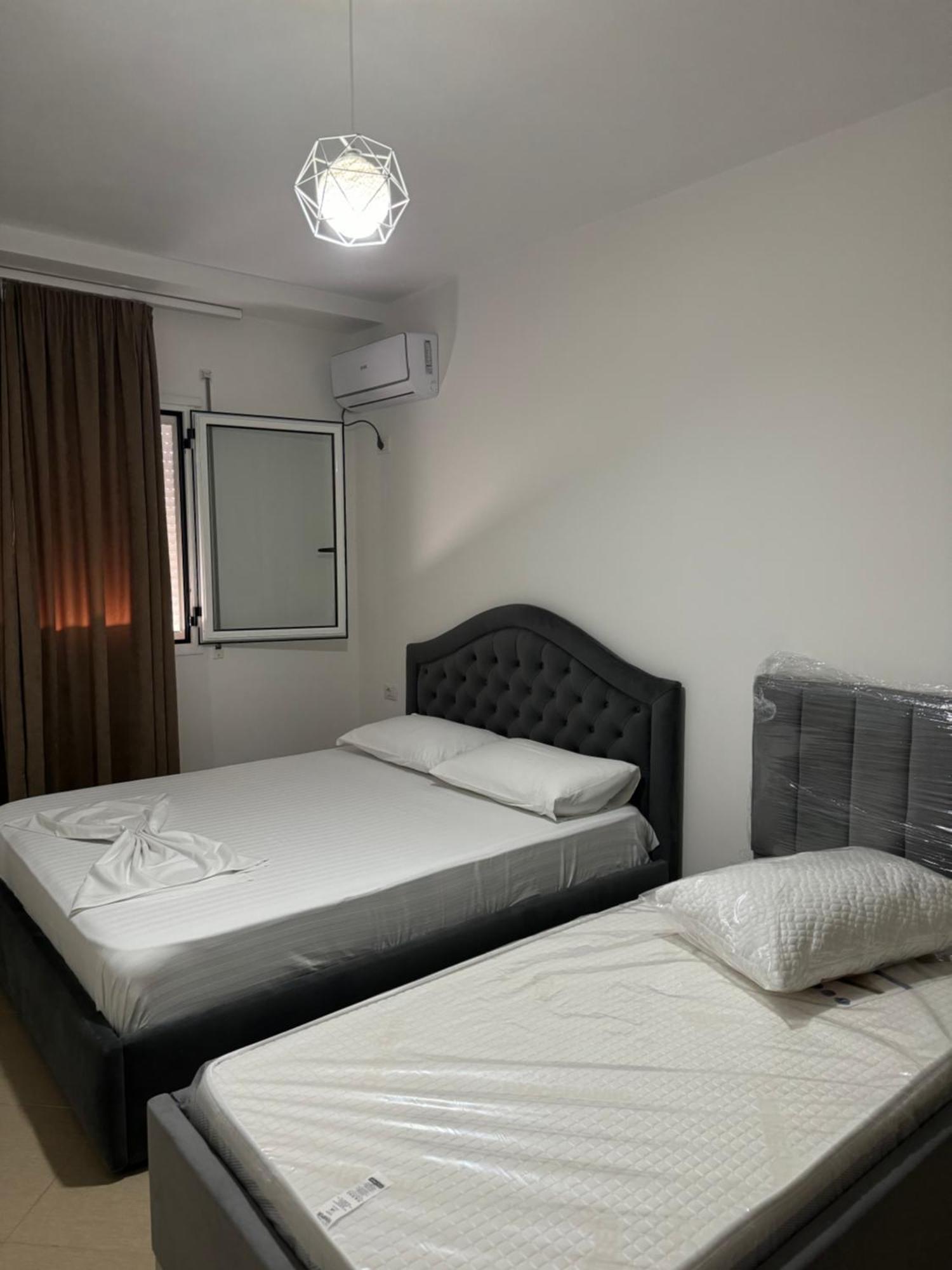 Siloria Apartments Vlorë Buitenkant foto