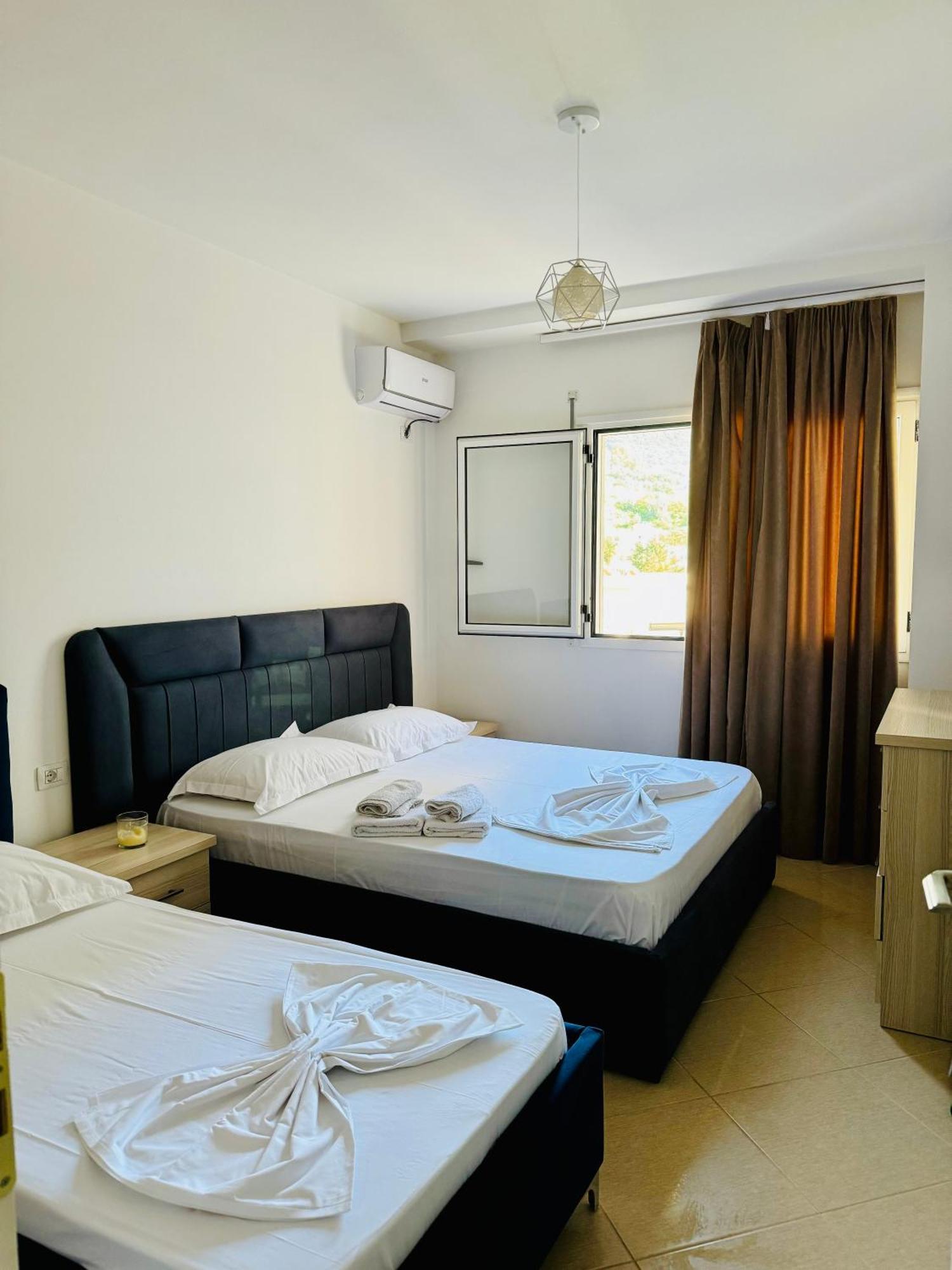 Siloria Apartments Vlorë Buitenkant foto